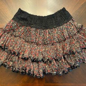 Rachael & Chloe black print short skirt  size medium   NEW with tags